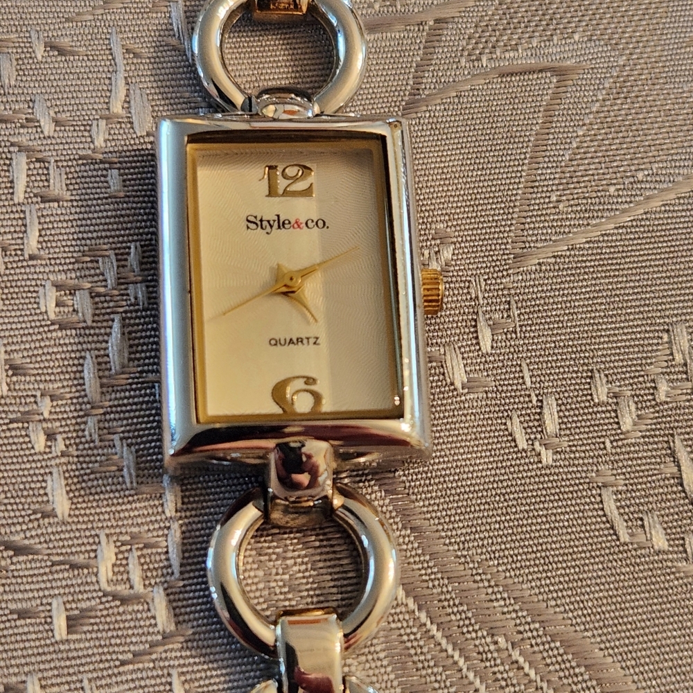 Style & Company quartz silver tone watch 7 1/2 inch